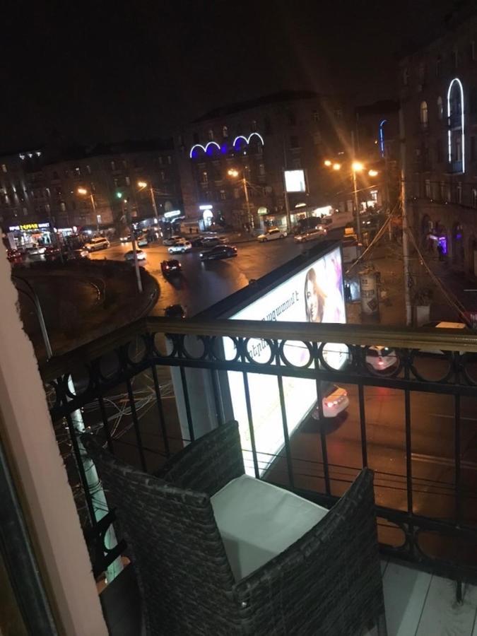 יירבאן Квартира Около Станции Метро С Балконами מראה חיצוני תמונה