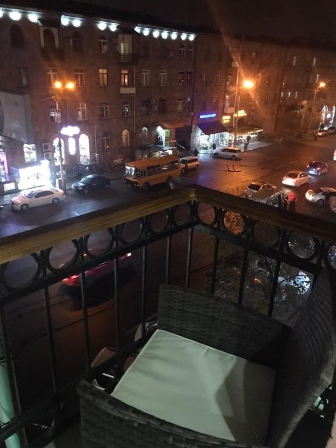 יירבאן Квартира Около Станции Метро С Балконами מראה חיצוני תמונה